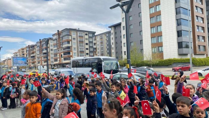 ŞEHİTKAMİL’DE ÇOCUKLAR SANATLA BÜYÜYECEK